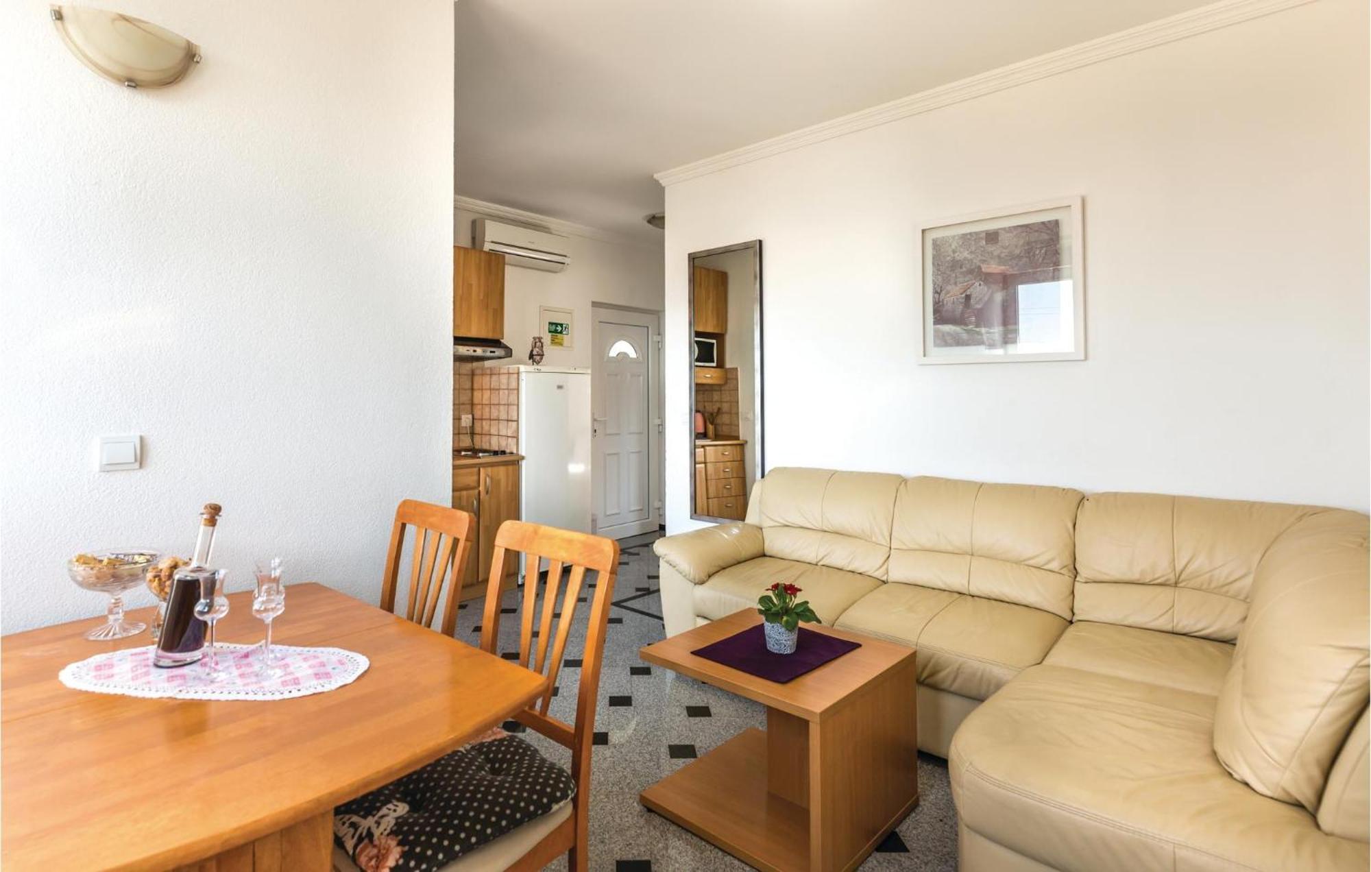 Amazing Apartment In Makarska With House Sea View Екстериор снимка