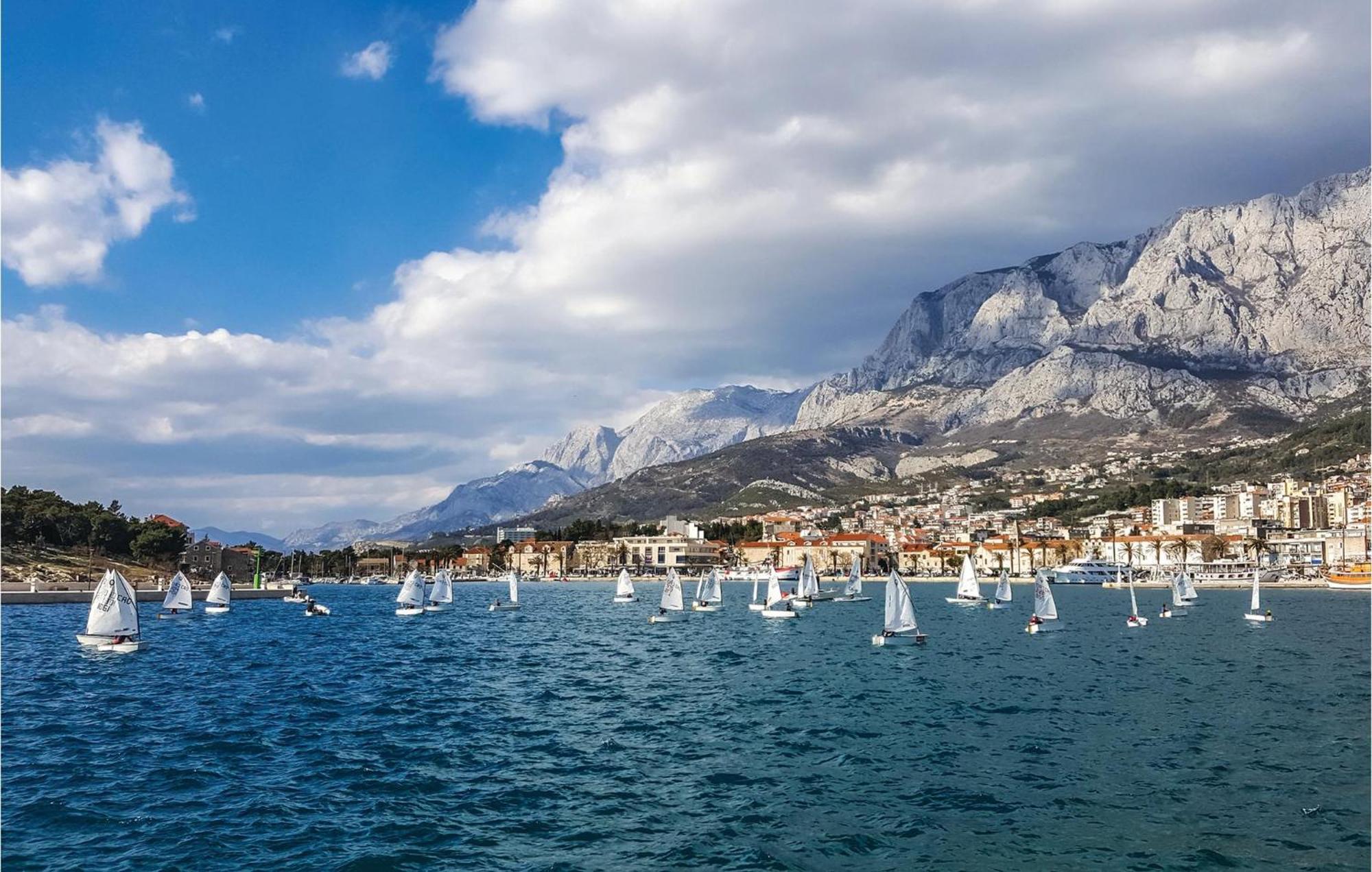 Amazing Apartment In Makarska With House Sea View Екстериор снимка
